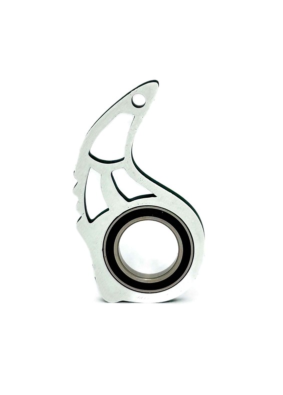 Керамбіт білий і чорний